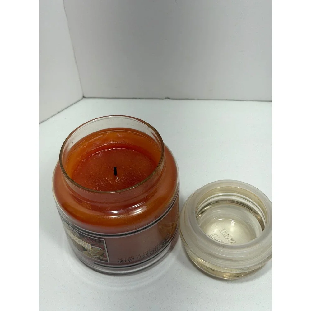 Yankee Candle Gingerbread Housewarmer Medium Jar Scented Candle 14.5‎ oz Orange